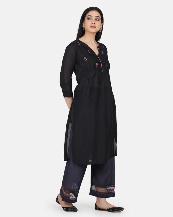 Kurta With Delicately Hand Embroidered Yoke And Contrast Neck Piping