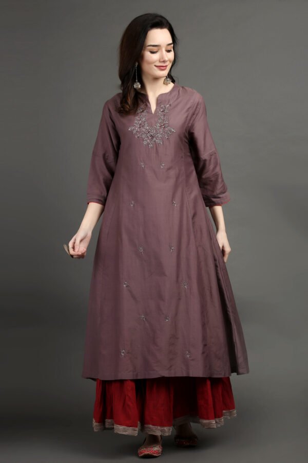 IMG_0952 Delicate Zardozi Hand Embroidered Cotton Silk Lilac A Line Kurta With Gold Tissue Border Crinkled Mul Skirt And Dupatta (Set Of 3)