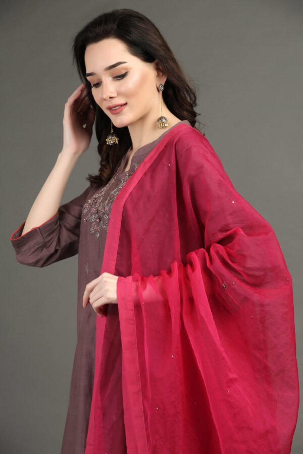 IMG_0960 Delicate Zardozi Hand Embroidered Cotton Silk Lilac A Line Kurta With Gold Tissue Border Crinkled Mul Skirt And Dupatta (Set Of 3)