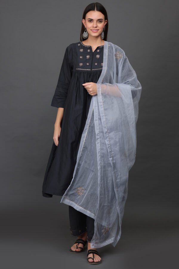 ORGANZA hand embroidered DUPATTA WITH ZARI DETAILING