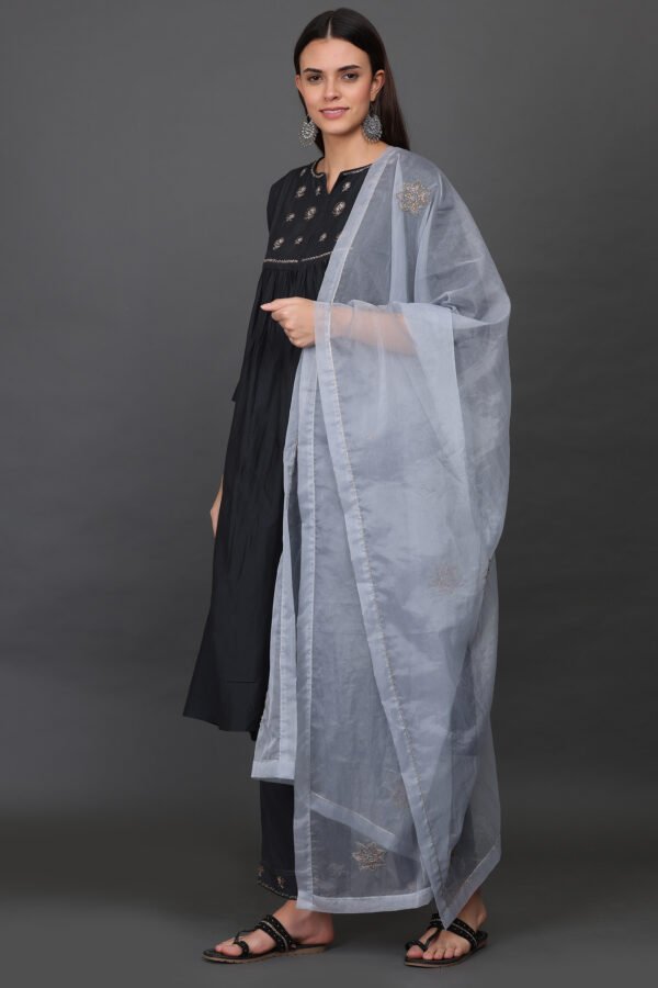 ORGANZA hand embroidered DUPATTA WITH ZARI DETAILING