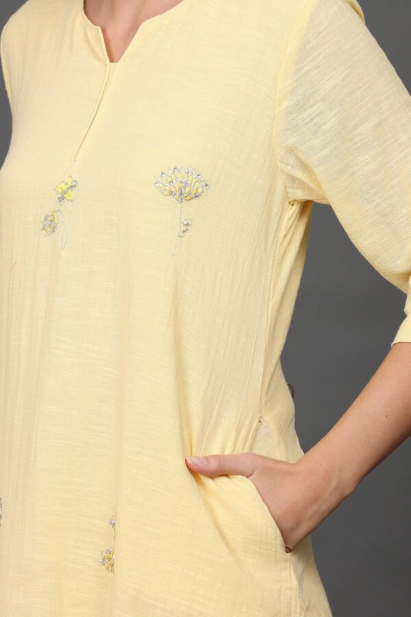 0G3A9363 COTTON SLUB HAND EMBROIDERED A LINE KURTA