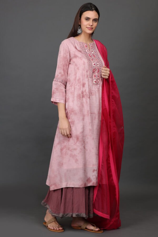 0G3A9400 COTTON JACQUARD HAND EMBROIDERED A LINE KURTA