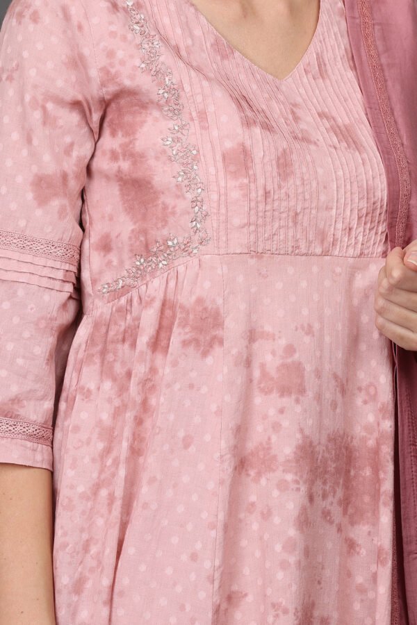 0G3A9412 COTTON SILK HAND EMBROIDERED DUPATTA