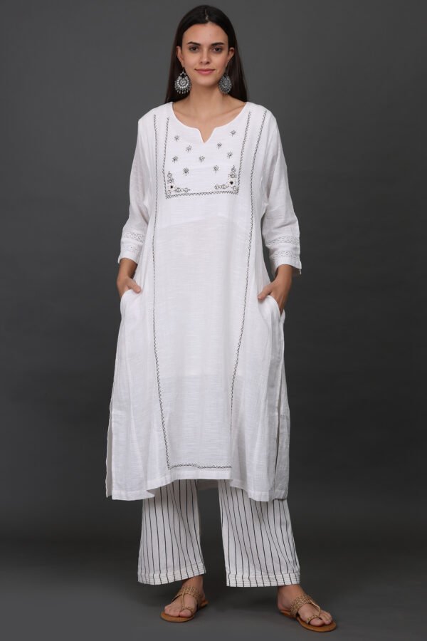 0G3A9595 DELICATE HAND THREAD EMBROIDERED COTTON SLUB CREPE CHOGA KURTA & PANT (Set of 2)