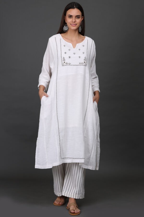0G3A9596 DELICATE HAND THREAD EMBROIDERED COTTON SLUB CREPE CHOGA KURTA & PANT (Set of 2)